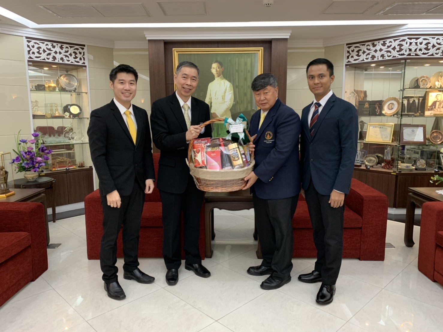 คณบดีไปสวัสดีปีใหม่อธิการบดีมหาวิทยาลัยมหิดล คณบดีไปสวัสดีปีใหม่อธิการบดีมหาวิทยาลัยมหิดล